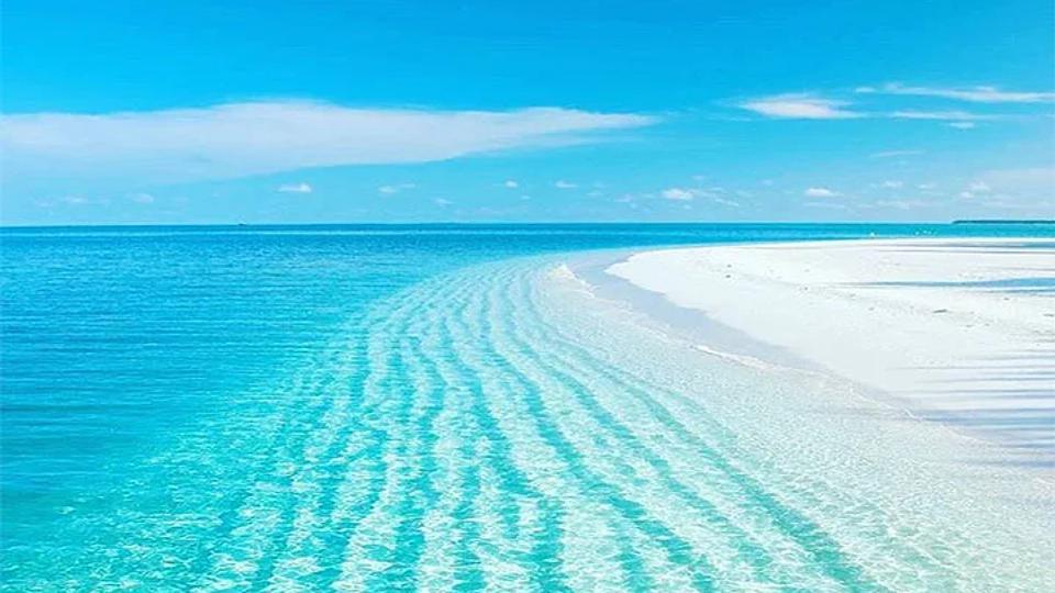 Турецкие «Мальдивы»: озеро Салда посетили тысячи гостей