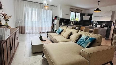 Apartamento de 3 Habitaciones en Venta en Esentepe, Reventa en Kyrenia — 1/17