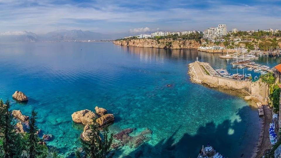 4 makuuhuoneen huoneistot Antalya