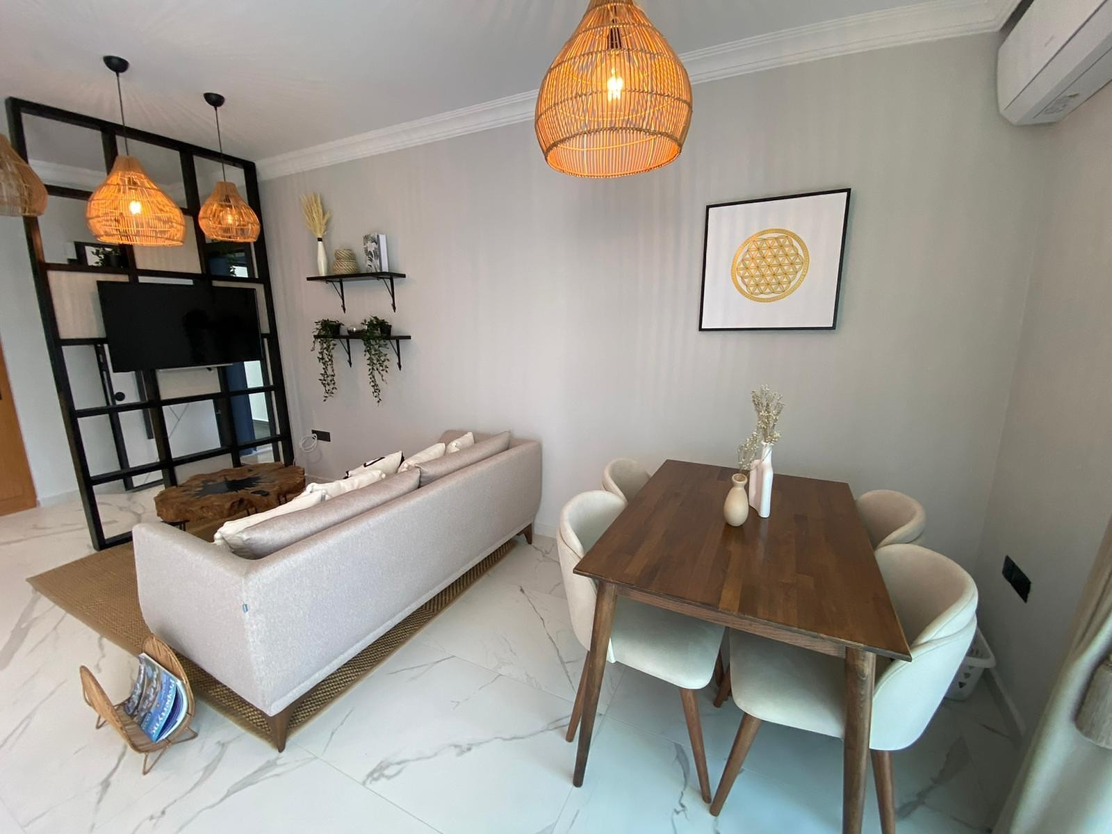 detail.propertyImage
