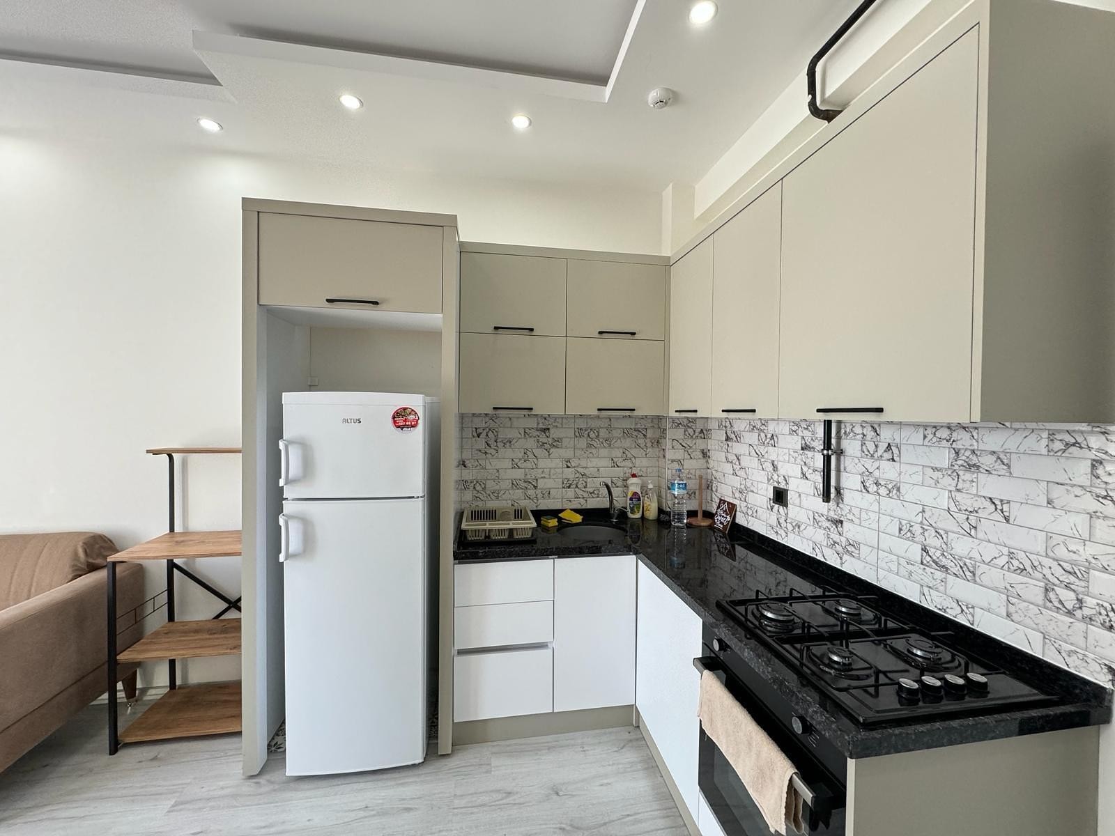 detail.propertyImage