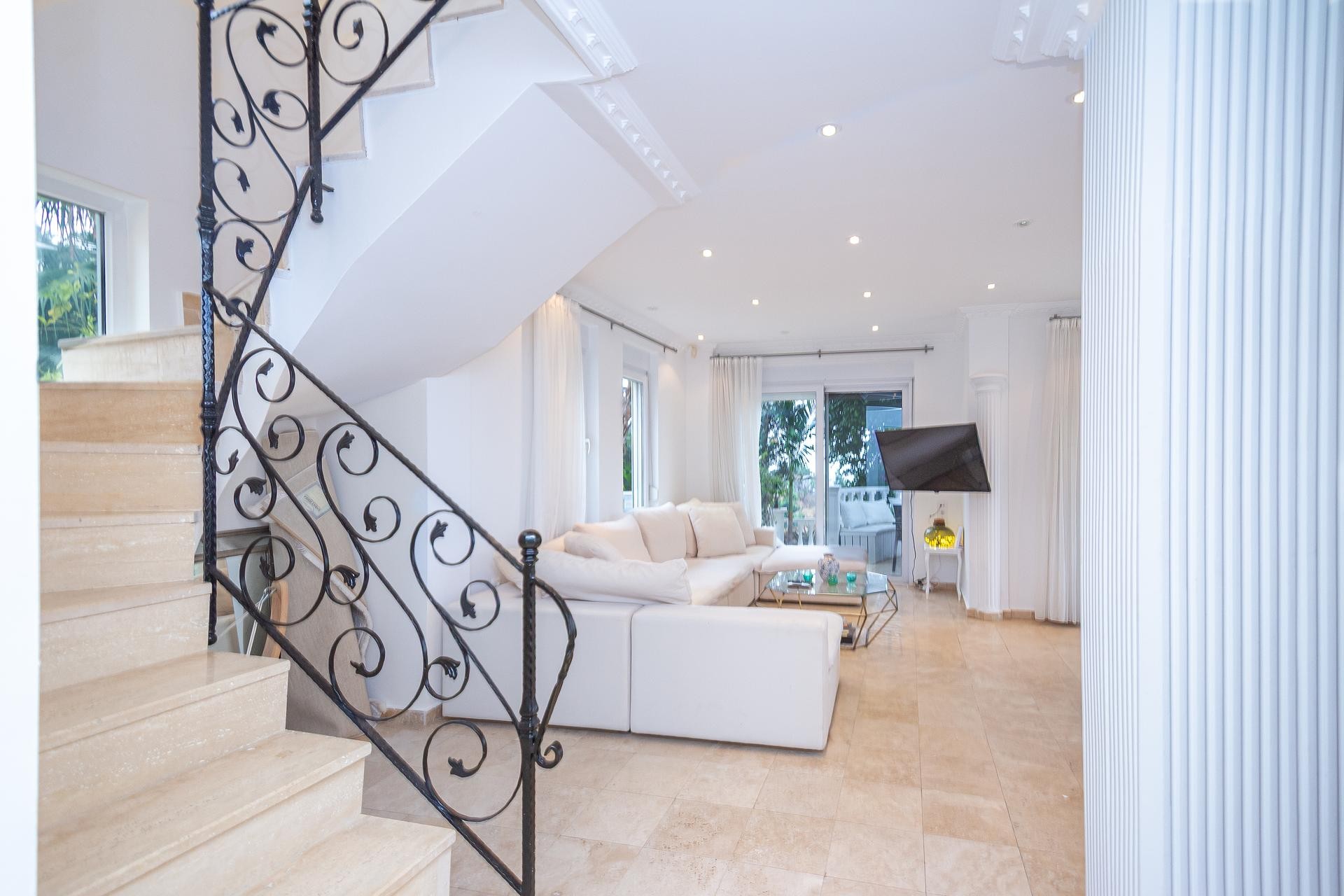 detail.propertyImage