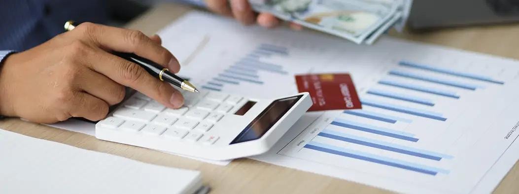 استشارات الضرائب والتأمين